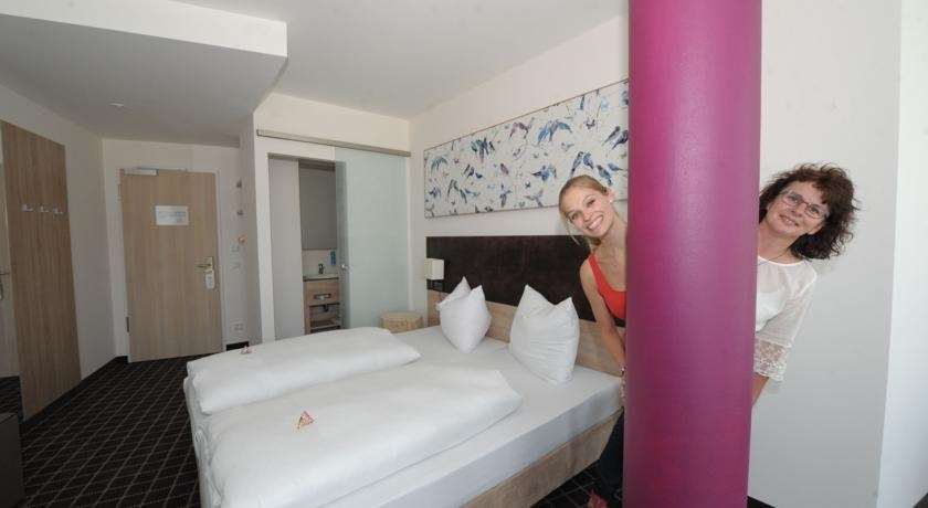 Business Class Hotel Ebersberg Room photo