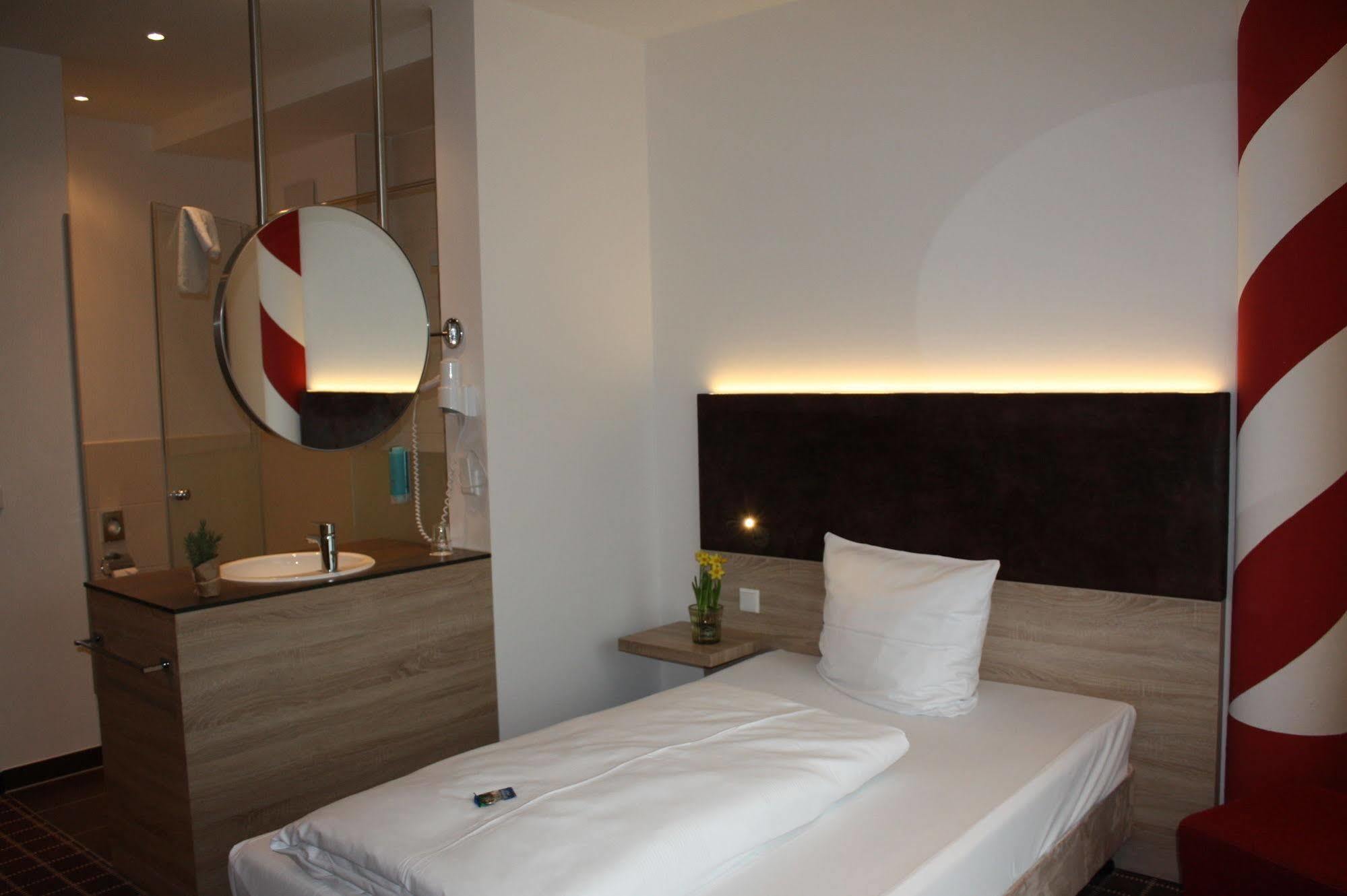 Business Class Hotel Ebersberg Exterior photo
